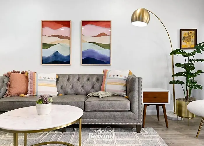 Pets Stay Free, Breezy, Stylish Island Elegance